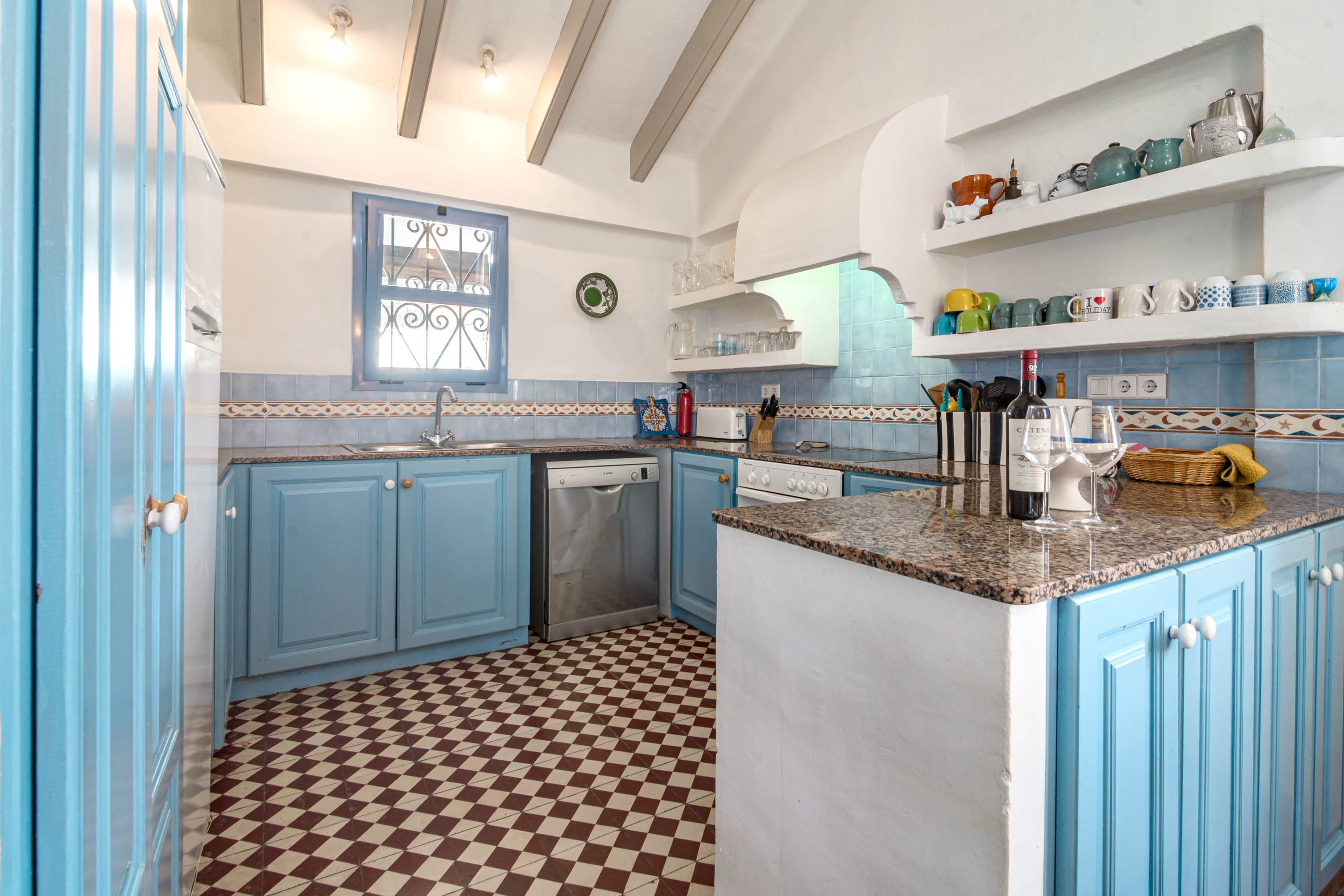 Neat and practical kitchen for self-catering